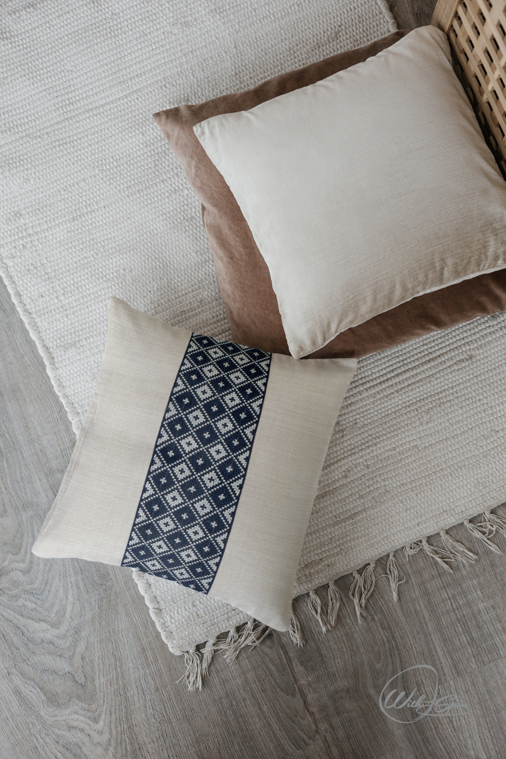 Kuffiyeh pillow cover with tatreez design - WithASpin